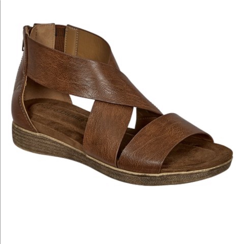 Pierre Dumas Brown wedge cross cross sandal size 9